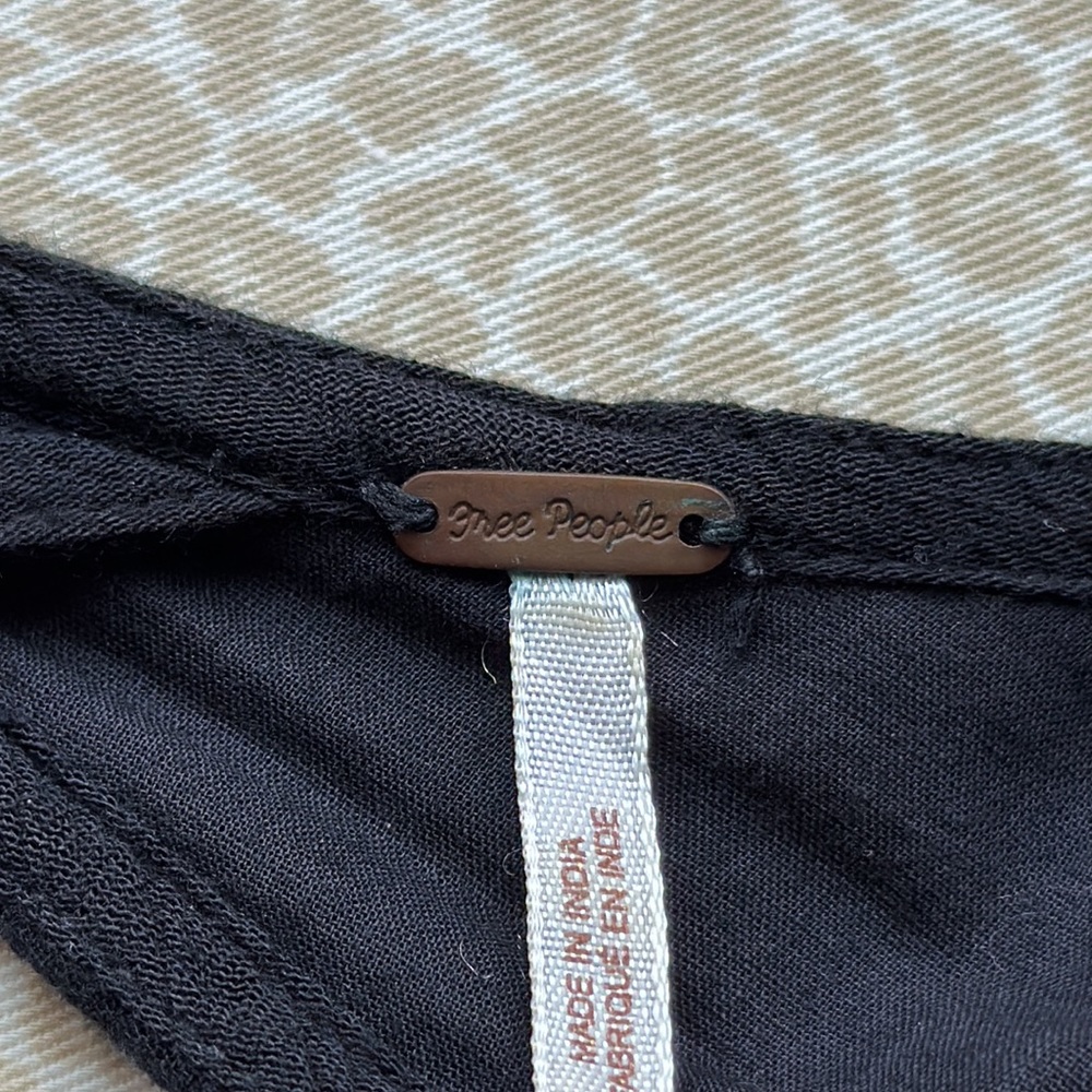 Free People Black mini dress with white embroidered rosette’s open back size M - Picture 11 of 14